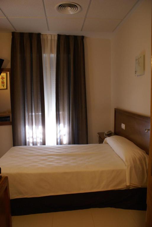Hotel Gema Almadén Oda fotoğraf